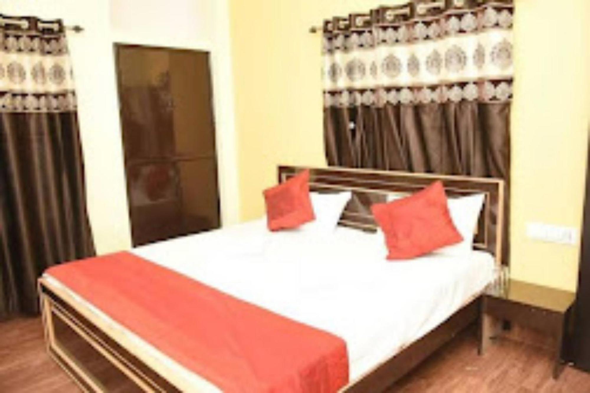 Goroomgo Varanasi Paradise Varanasi - Parking & Restaurant Available - Perfect Location And Comfortable Room Extérieur photo