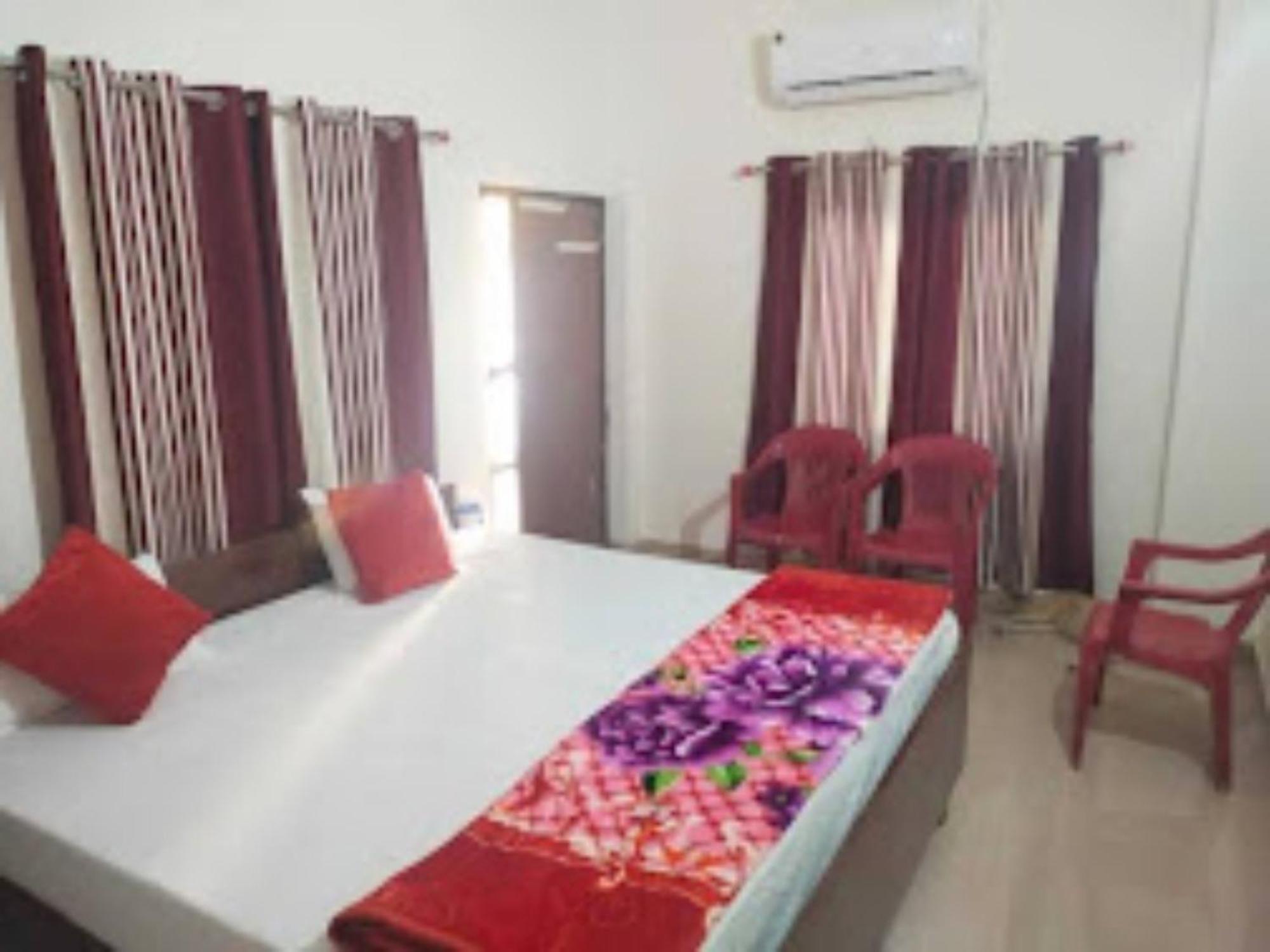Goroomgo Varanasi Paradise Varanasi - Parking & Restaurant Available - Perfect Location And Comfortable Room Extérieur photo