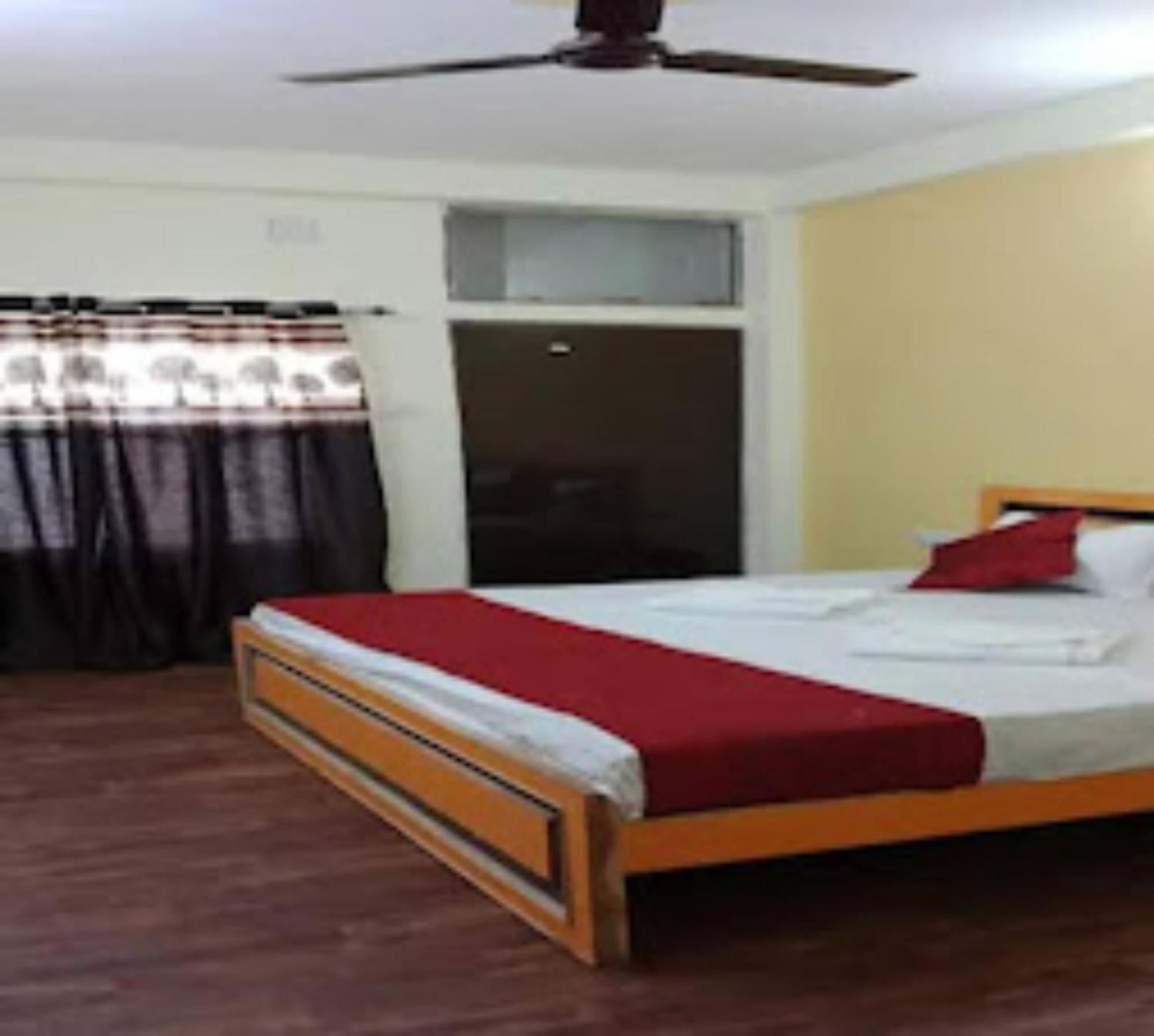 Goroomgo Varanasi Paradise Varanasi - Parking & Restaurant Available - Perfect Location And Comfortable Room Extérieur photo