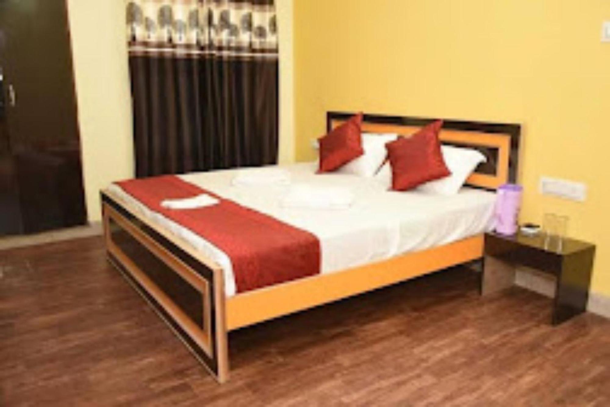 Goroomgo Varanasi Paradise Varanasi - Parking & Restaurant Available - Perfect Location And Comfortable Room Extérieur photo
