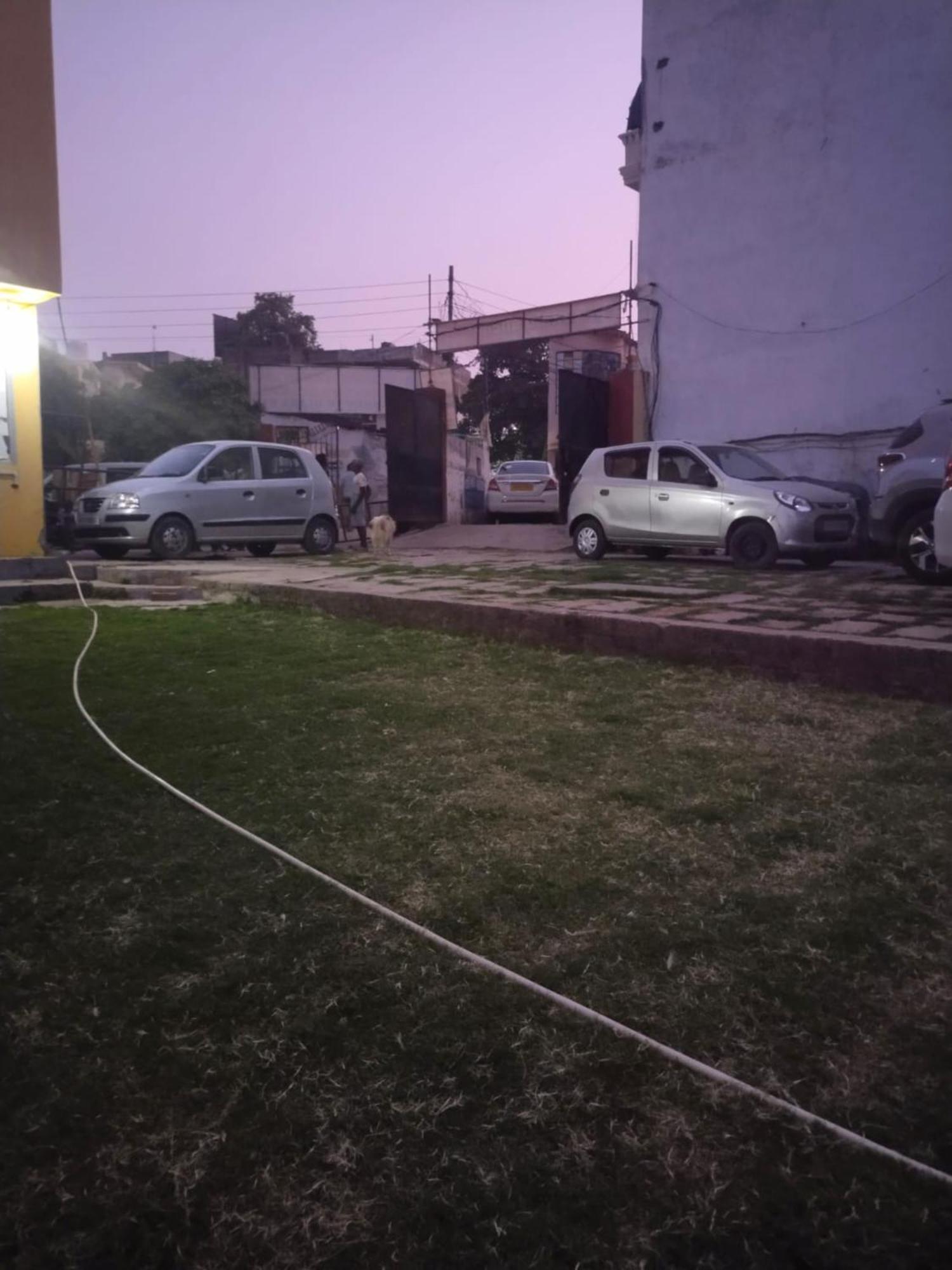 Goroomgo Varanasi Paradise Varanasi - Parking & Restaurant Available - Perfect Location And Comfortable Room Extérieur photo