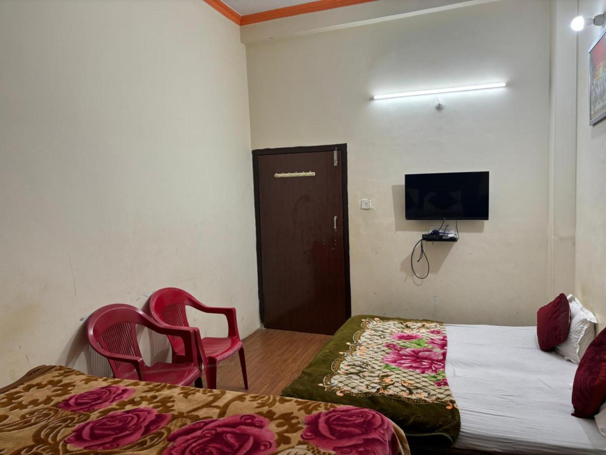 Goroomgo Varanasi Paradise Varanasi - Parking & Restaurant Available - Perfect Location And Comfortable Room Extérieur photo