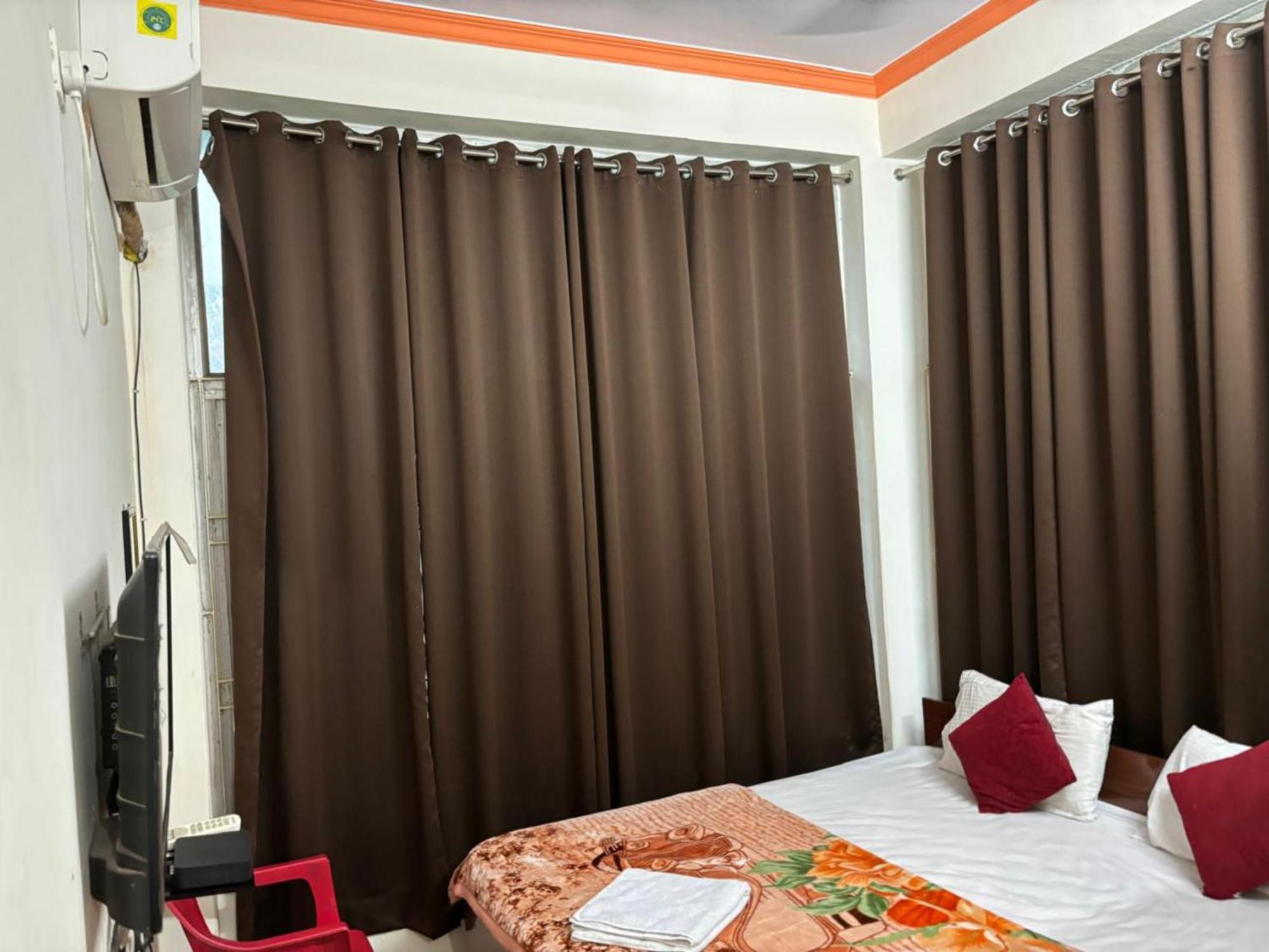 Goroomgo Varanasi Paradise Varanasi - Parking & Restaurant Available - Perfect Location And Comfortable Room Extérieur photo